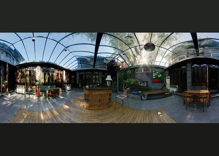 Kelly\'S Courtyard Hotel