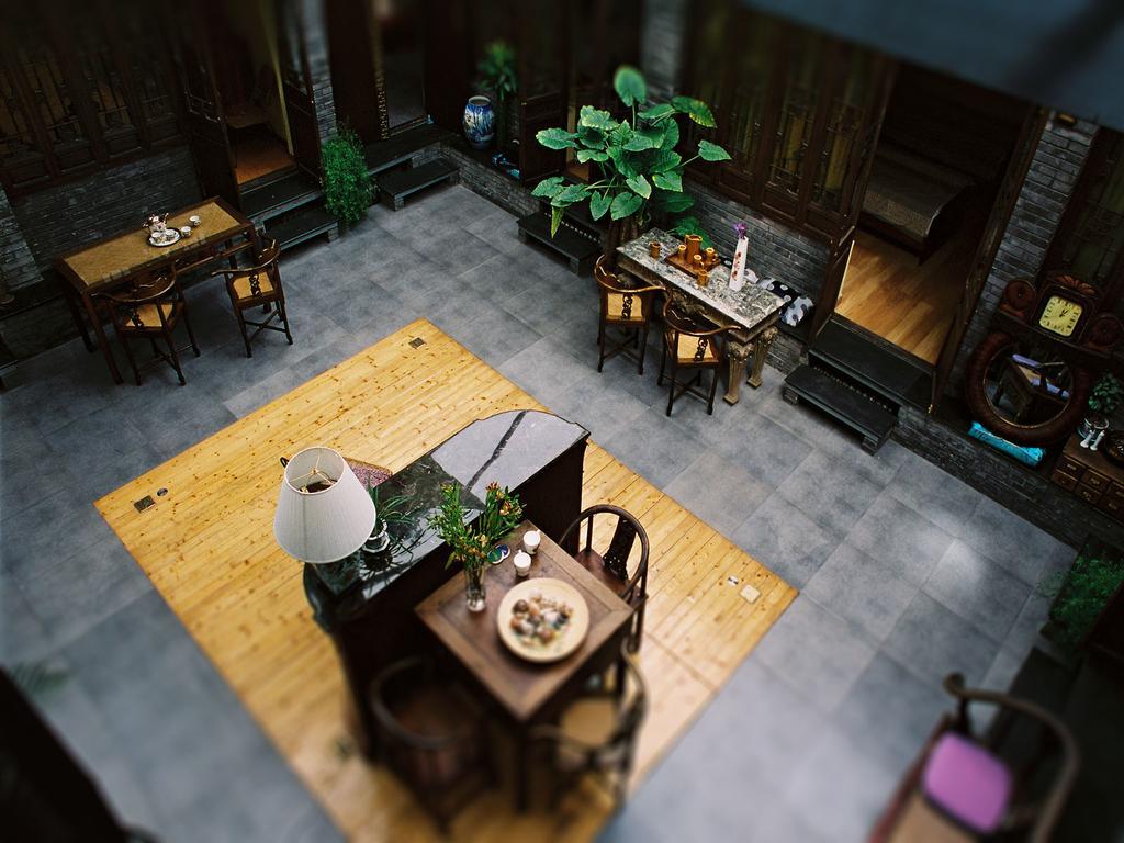 Kelly's Courtyard 3*
